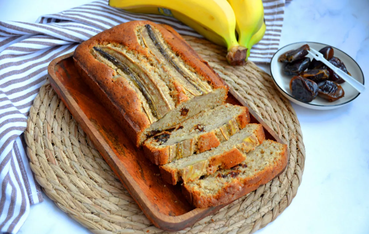 Bananų ir datulių pyragas
