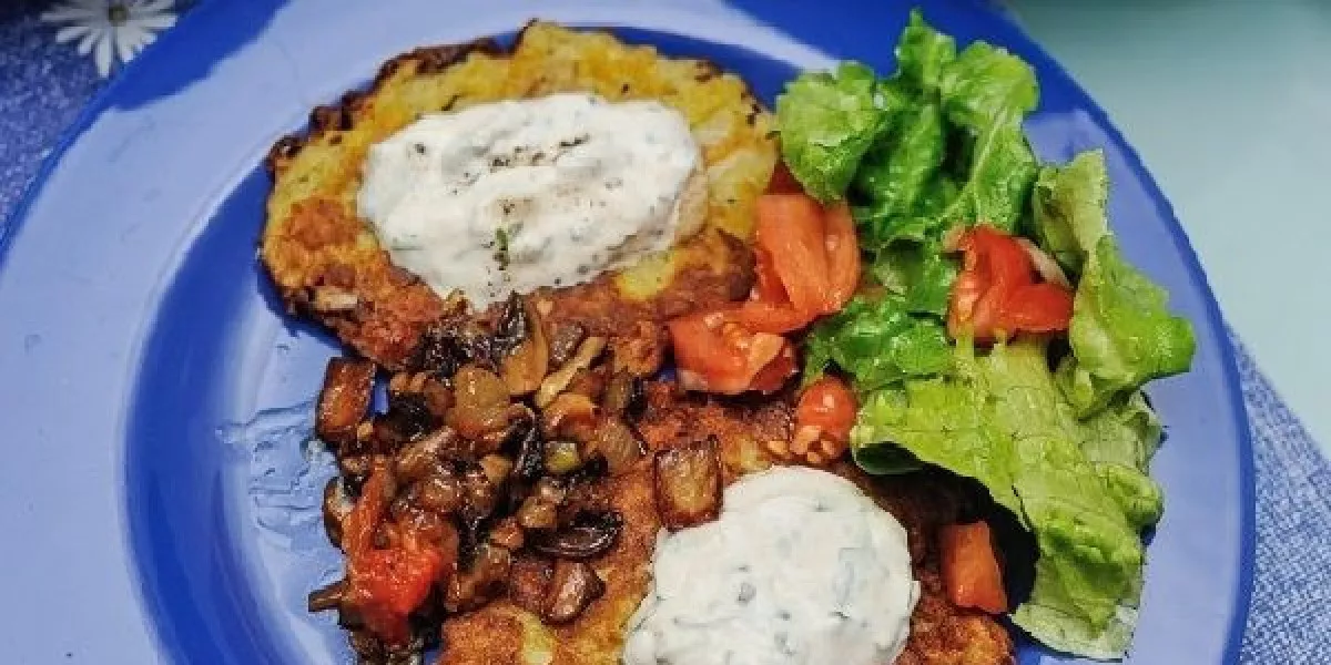 Bulviniai blynai su grybų padažu