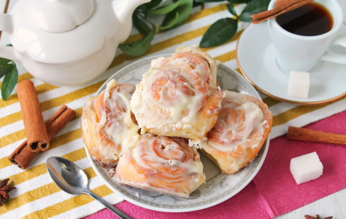 Cinamono suktinukai su glajumi