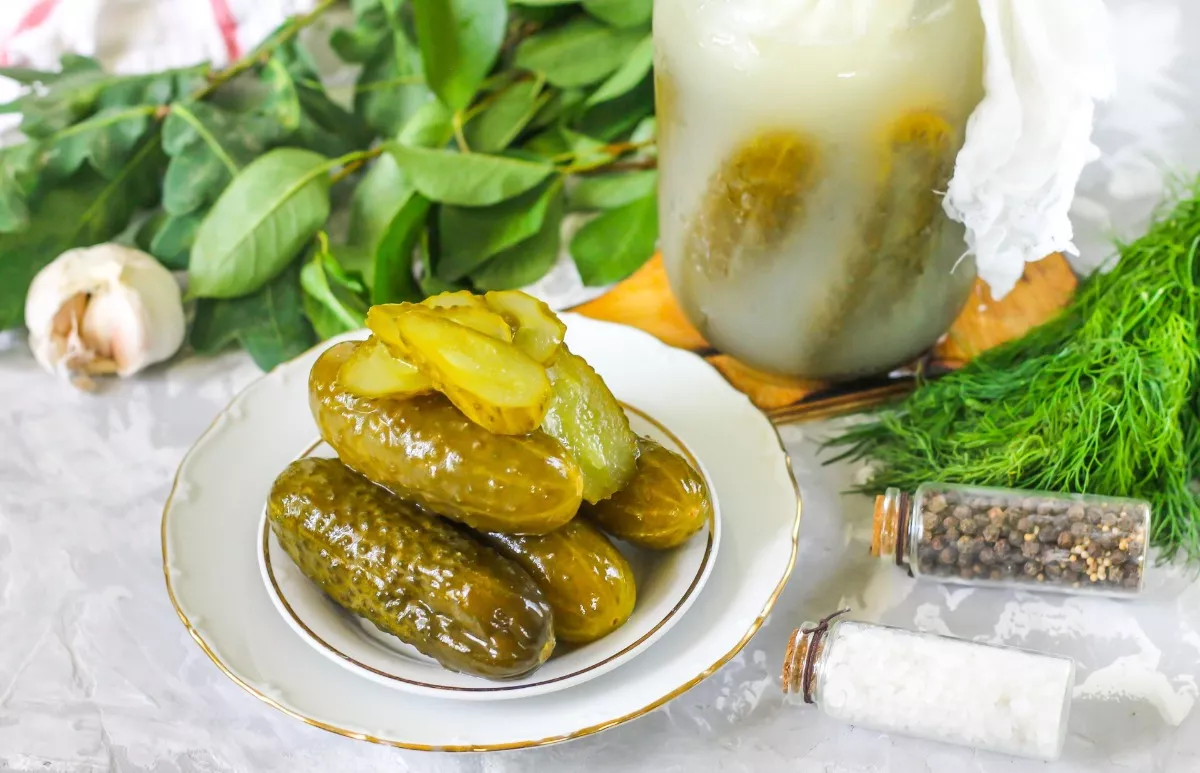 Kaimiškai rauginti agurkai