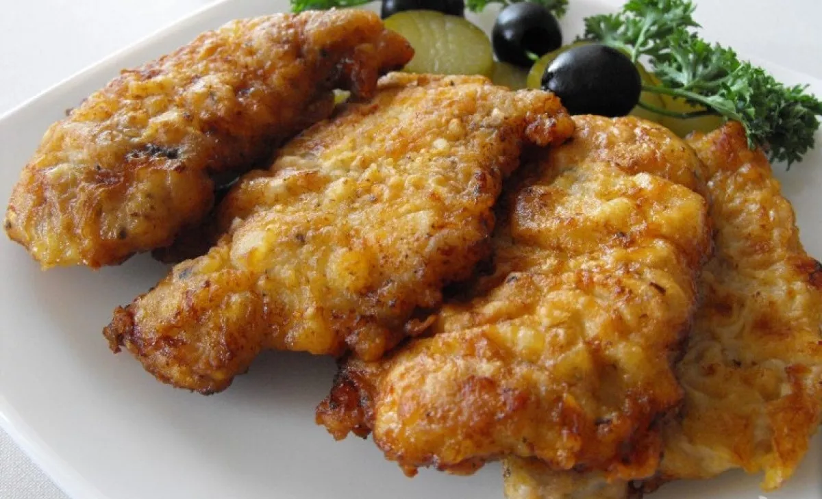 Kiaulienos kepsniai tešloje keptuvėje