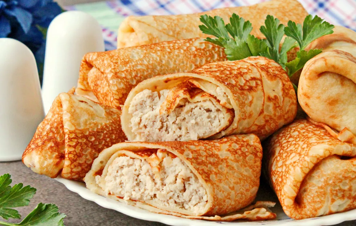 Mėsa įdaryti blyneliai