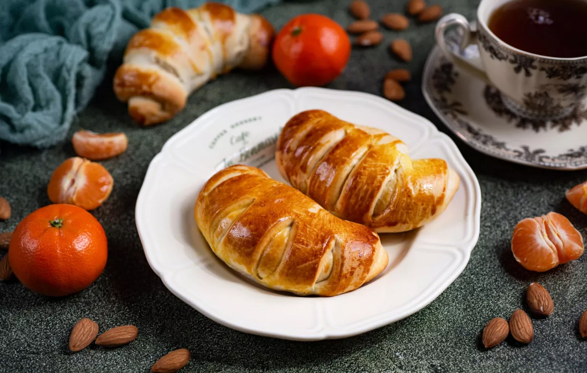 Mielinės bandelės su migdolų kremu