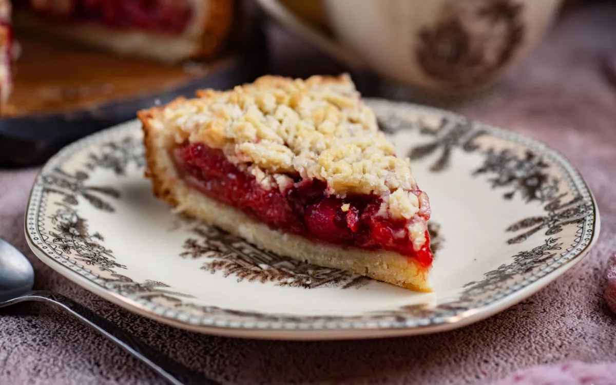 Pyragas su uogų įdaru