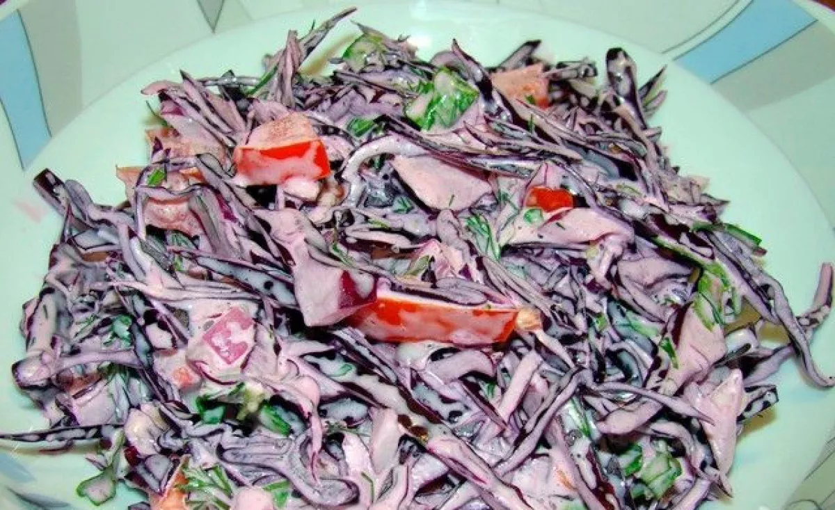 Salotos iš raudonųjų kopūstų