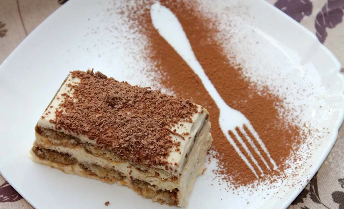 Tiramisu, pagamintas iš paruoštų biskvito sluoksnių