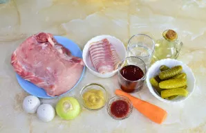 Mėsos suktinukams paruoškite visus reikalingus ingredientus.