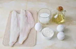 Paruoškite ingredientus. Galite vartoti bet kokio riebumo pieną. Pasirinkite prieskonius pagal savo skonį. Galite naudoti paruoštą žuvies...