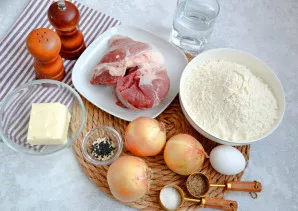 Paruoškite ingredientus pagal recepto sąrašą.