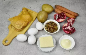 Paruoškite ingredientus. Daržoves išvirkite arba iškepkite orkaitėje iki minkštumo (apie 20 minučių), prieš tai suvynioję jas į foliją. K...