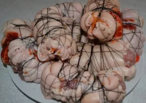 Dalį vyniotinių galima užšaldyti iki kito karto, o likusius išvirsime iš karto. Tam į puodą supilame vandenį ir uždedame ant ugnies. Kai ...