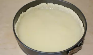 Kai pagrindas atvės, dėkite ant viršaus citrinų kremą.