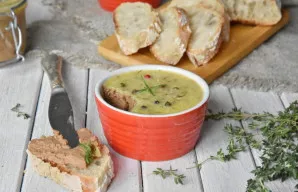 Galima patiekti ant stalo.