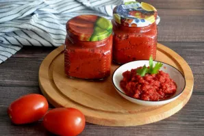 Tokios skanios pomidorų pastos tikrai nerasite jokioje parduotuvėje – ją galima tiesiog tepti ant duonos, apšlakstyti alyvuogių aliejumi ...