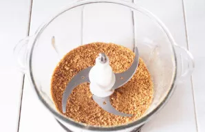 Trinkite 30 sekundžių – gaunasi smulki smėlio drožlė.