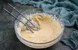 Išplakite iki vientisos masės.