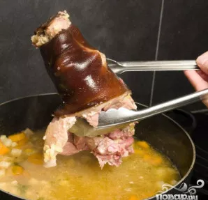 ... ir šlaunies kaulą.