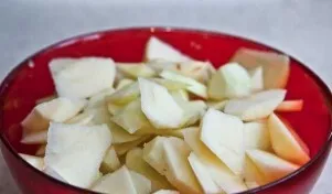 Plonai supjaustykite minkštimą.