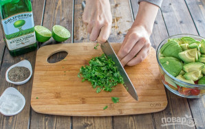 Nuplautą ir nusausintą kalendrą smulkiai supjaustykite peiliu.