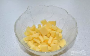 Ir sudėkite į salotų dubenį.