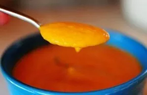 Sriubą patiekite šiltą, papuoštą čiobrelio šakele, arba, jei reikia, pašildykite.