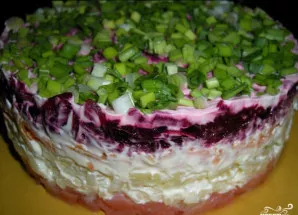 Štai ir viskas! Belieka pabarstyti žalumynais, gerai atvėsinti ir patiekti ant stalo!