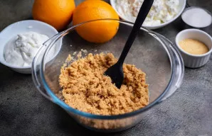 Viską išmaišykite iki vientisos masės.