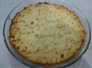 Kepkite orkaitėje apie 30 minučių, kol gražiai apskrus, 180 °C temperatūroje. Mūsų šarlotė be miltų paruošta! Nieko sudėtingo, tiesiog pa...