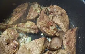 Kepkite kepenėles, kol lengvai apskrus iš abiejų pusių.