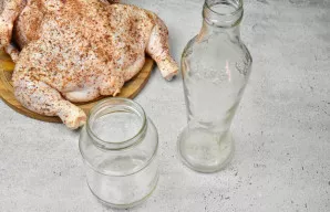 Jeigu neturite specialios atramos - rosterio, naudokite stiklinį indą ar butelį, pripildydami jį vandens 2/3 tūrio. Į vandenį kvapui gali...