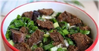 Užpilkite ingredientus vandeniu. Skanaus!