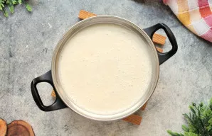 Puodą nukelkite nuo ugnies ir sutrinkite sriubą trintuvu iki vientisos konsistencijos. Tada vėl uždėkite ant ugnies, užvirkite ir tuoj pa...