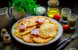 Bulviniai blynai su kiaulienos lašiniais