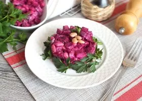 Burokėlių ir pupelių salotos