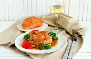 Kiaulienos suktinukai su obuoliais