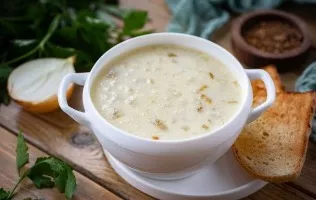 Kreminė svogūnų sriuba