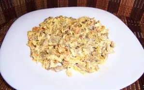 Mišrainė su kepenėlėmis ir pupelėmis