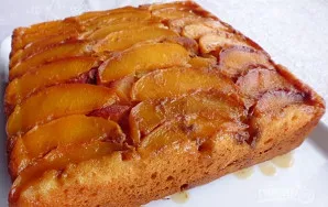 Persikų ir karamelės pyragas