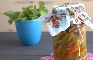 Pupelių salotos žiemai