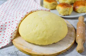 Puri varškės mielinė tešla bandelėms