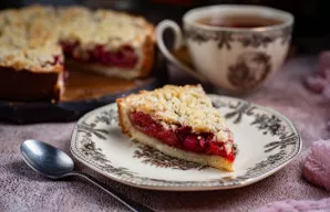 Pyragas su uogų įdaru