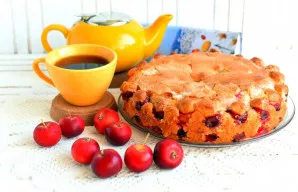 Šarlotė su spanguolėmis