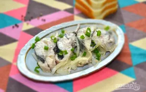 Skumbrė karštame marinate