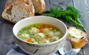 Sriuba su maltos mėsos kukuliukais