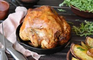 Vištiena orkaitėje ant stiklainio