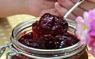 Vyšnių želė žiemai su želatina